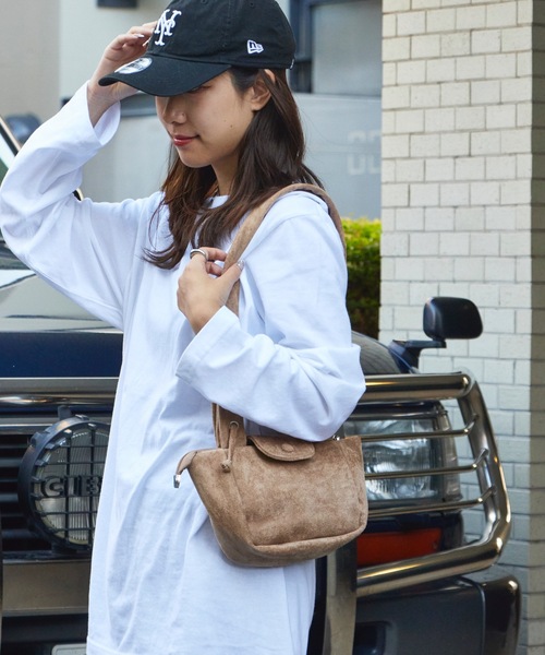 AO2(アオズ)の「Faux Suede Handle Gathered Tote Bag / フェイクスエード ギャザーハンドルトートバッグ(トートバッグ・レディース・ベージュ/カーキ/ブラック/ブラウン・FREE)」の22枚目の写真