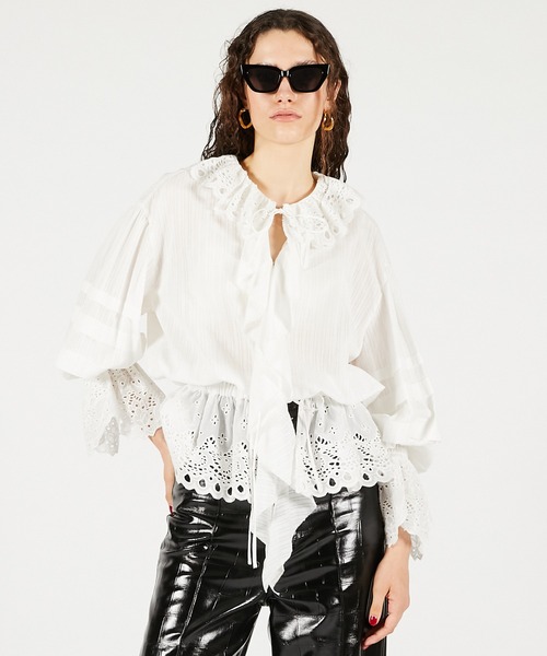 エンブロイダリーラッフルブラウス / Embroidered Ruffled Blouse
