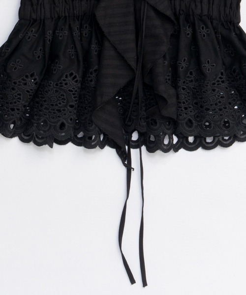 エンブロイダリーラッフルブラウス / Embroidered Ruffled Blouse