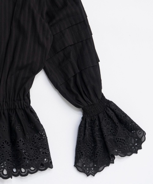 エンブロイダリーラッフルブラウス / Embroidered Ruffled Blouse