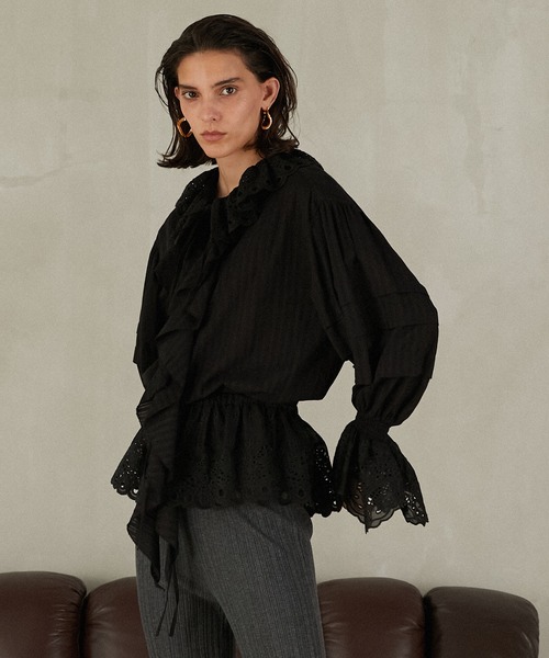 PRANK PROJECT（プランクプロジェクト）の「エンブロイダリーラッフルブラウス / Embroidered Ruffled Blouse（シャツ/ブラウス・レディース・ホワイト/ブラック・FREE）」の13枚目の写真