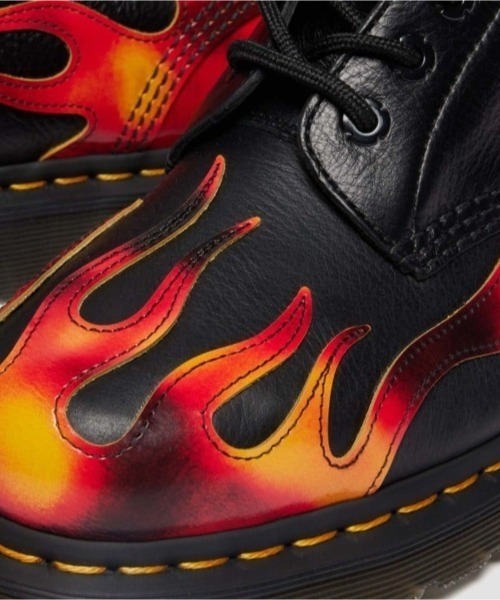 Dr. Martens(ドクターマーチン)の「Dr. MARTENS 1460 PASCAL FLAME 8 HOLE BOOT(ドクターマーチン 1460 PASCAL FLAME 8 ホール ブーツ)(ブーツ・メンズ・ブラック系・28cm/27cm/26cm/25cm)」の7枚目の写真