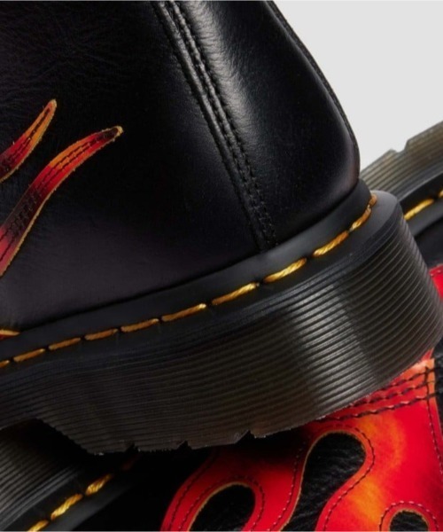 Dr. Martens(ドクターマーチン)の「Dr. MARTENS 1460 PASCAL FLAME 8 HOLE BOOT(ドクターマーチン 1460 PASCAL FLAME 8 ホール ブーツ)(ブーツ・メンズ・ブラック系・28cm/27cm/26cm/25cm)」の8枚目の写真