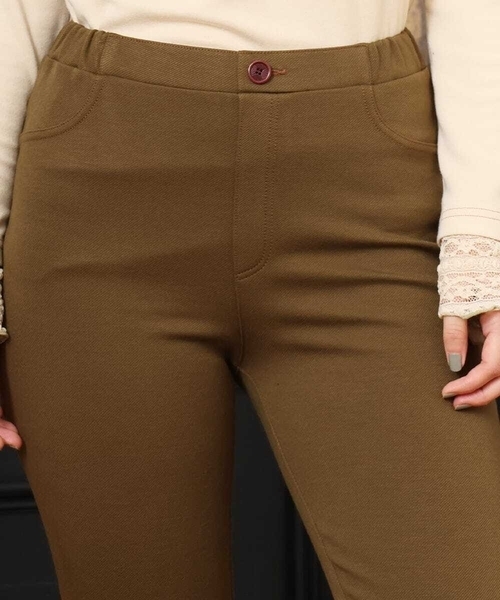 Jocomomola(ホコモモラ)の「フラワー刺繍入り裏起毛レギンスパンツ(その他パンツ・レディース・ブラック/カーキ/パープル・42/40)」の6枚目の写真