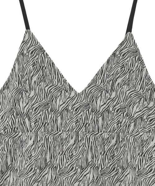 CRAFT STANDARD BOUTIQUE(クラフトスタンダードブティック)の「ゼブラ柄キャミワンピース(ワンピース・レディース・グレー・FREE)」の16枚目の写真