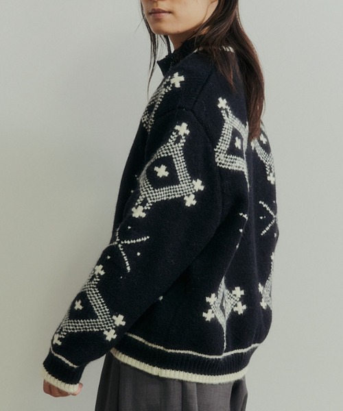 REFLEM ブラック カーディガン 十字架刺繍 REFLEM（レフレム）の「『REFLEM/レフレム』クロス総柄ニット