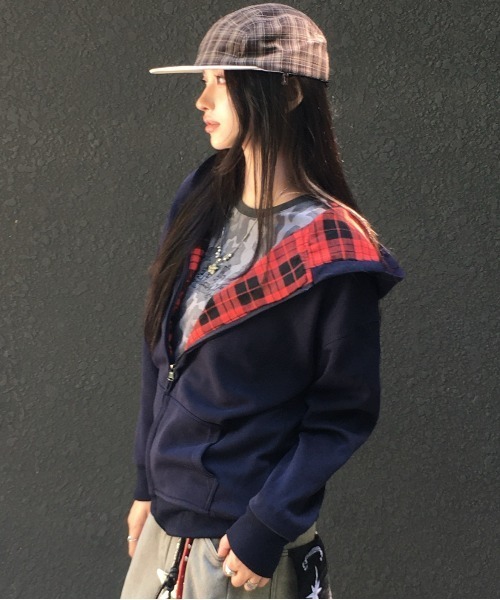 Vini(ヴィニ)の「チェックライニングジップアップパーカー(パーカー・レディース・ライトブルー/ネイビー/グレー・SMALL/MEDIUM/LARGE)」の3枚目の写真