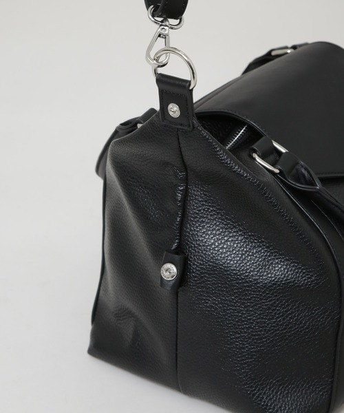 NANO universe（ナノユニバース）の「ショルダー付きフラップミニボストン（ショルダーバッグ・レディース・ブラック/ブラウン・F）」の19枚目の写真