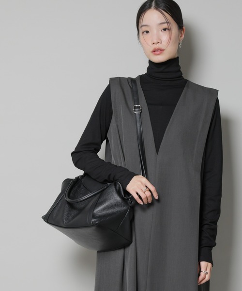 NANO universe（ナノユニバース）の「ショルダー付きフラップミニボストン（ショルダーバッグ・レディース・ブラック/ブラウン・F）」の3枚目の写真
