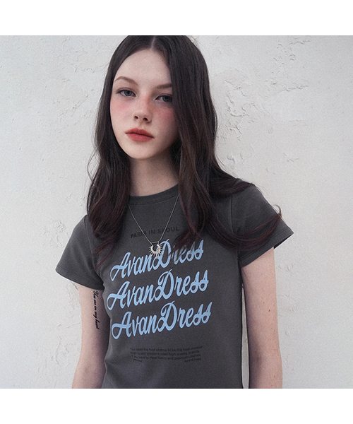 AVANDRESS(アバンドレス )の「Bagel Crop T-shirt - 3COL(Tシャツ/カットソー・レディース・アイボリー/ホワイト/チャコール・SMALL/MEDIUM)」の1枚目の写真