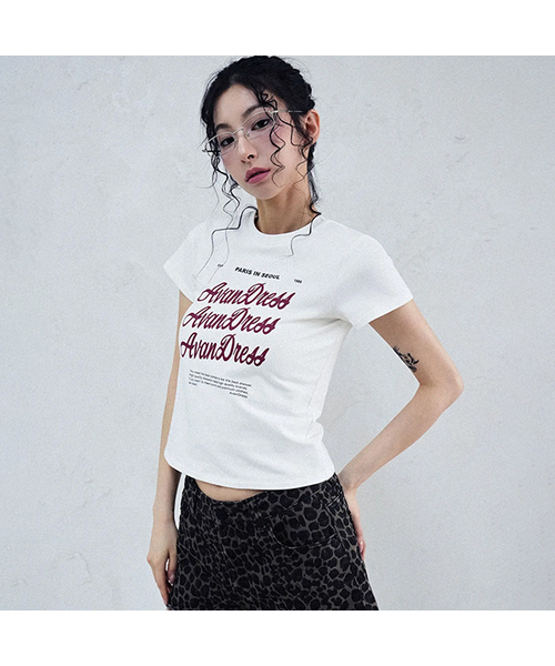 AVANDRESS(アバンドレス )の「Bagel Crop T-shirt - 3COL(Tシャツ/カットソー・レディース・アイボリー/ホワイト/チャコール・SMALL/MEDIUM)」の3枚目の写真