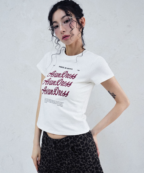 AVANDRESS(アバンドレス )の「Bagel Crop T-shirt - 3COL(Tシャツ/カットソー・レディース・アイボリー/ホワイト/チャコール・SMALL/MEDIUM)」の5枚目の写真