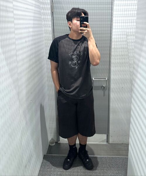 INSILENCE(インサイロンス)の「ラグラングラフィックTシャツ CHARCOAL(Tシャツ/カットソー・レディース・その他・SMALL/LARGE/MEDIUM)」の6枚目の写真