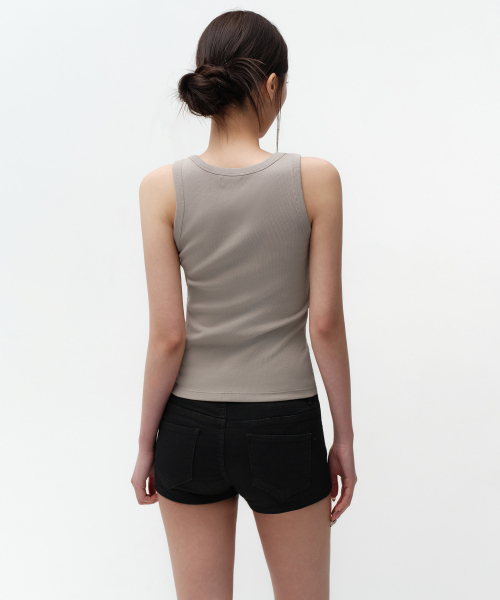 MUSINSA STANDARD WOMAN（ムシンサスタンダードウーマン）の「ウィメンズエッセンシャルタンクトップ[グレーッシュベージュ]（Tシャツ/カットソー・レディース・その他・SMALL/MEDIUM/LARGE/X-LARGE/X-SMALL）」の8枚目の写真