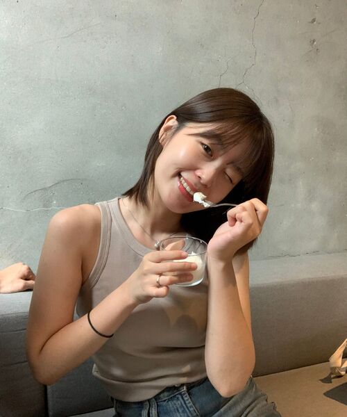 MUSINSA STANDARD WOMAN（ムシンサスタンダードウーマン）の「ウィメンズエッセンシャルタンクトップ[グレーッシュベージュ]（Tシャツ/カットソー・レディース・その他・SMALL/MEDIUM/LARGE/X-LARGE/X-SMALL）」の4枚目の写真