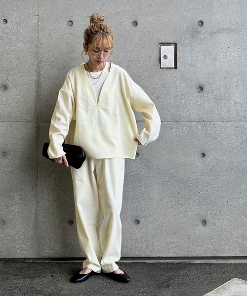 INTERPLAY（インタープレイ）の「【INTERPLAY x AYA】Compressed Top（シャツ/ブラウス・レディース・グレー/アイボリー・FREE）」の5枚目の写真