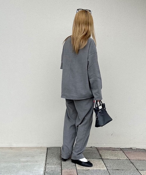 INTERPLAY（インタープレイ）の「【INTERPLAY x AYA】Compressed Top（シャツ/ブラウス・レディース・グレー/アイボリー・FREE）」の11枚目の写真