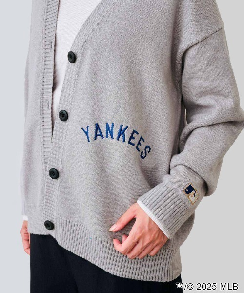 IEDIT(イディット)の「IEDIT オリジナルMLBデザインクーパーズタウンコレクション 往年のロゴを楽しむニットカーディガン(カーディガン/ボレロ・レディース・ダークブラウン/チャコール/ライトグレー・M/3L/LL/L/S)」の8枚目の写真