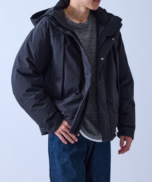 le cercle ADAM ET ROPE'（ルセルクルアダムエロペ）の「オールウェザーリップダウンフードブルゾン（ブルゾン・メンズ・ホワイト/ブラック・LL/S/M/L）」の2枚目の写真