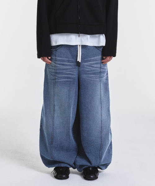 KICHUL(キチョル)の「Denim sweat balloon pants (indigo blue)(デニムパンツ・メンズ・その他・SMALL/MEDIUM/LARGE/X-SMALL)」の2枚目の写真
