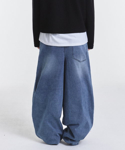 KICHUL(キチョル)の「Denim sweat balloon pants (indigo blue)(デニムパンツ・メンズ・その他・SMALL/MEDIUM/LARGE/X-SMALL)」の3枚目の写真