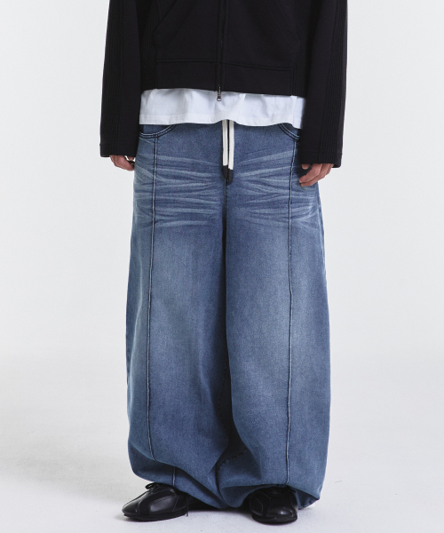 KICHUL(キチョル)の「Denim sweat balloon pants (indigo blue)(デニムパンツ・メンズ・その他・SMALL/MEDIUM/LARGE/X-SMALL)」の4枚目の写真