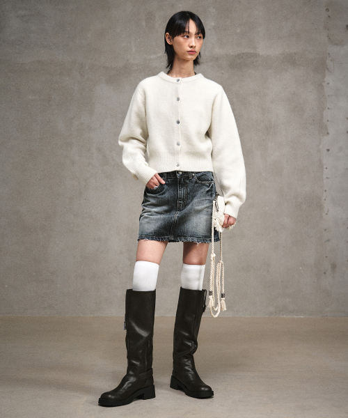 LMOOD(エルムード)の「ビショップウールアルパカクルーネックカーディガンクリーム(カーディガン/ボレロ・レディース・その他・36/38)」の4枚目の写真