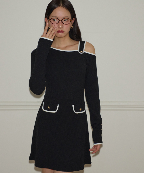 SALON DE YOHN（サロンドヨーン）の「One Shoulder Long Sleeve Mini Dress_ Black（ワンピース・レディース・その他・MEDIUM/SMALL）」の2枚目の写真