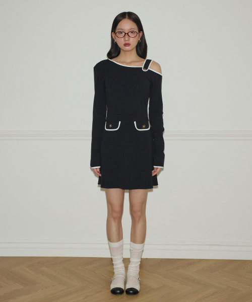 SALON DE YOHN（サロンドヨーン）の「One Shoulder Long Sleeve Mini Dress_ Black（ワンピース・レディース・その他・MEDIUM/SMALL）」の3枚目の写真