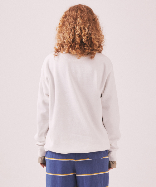 MENASOO(ミナス)の「Menasoo Pigment Oversized Sweatshirt_White(スウェット・レディース・ホワイト・SMALL/MEDIUM)」の3枚目の写真