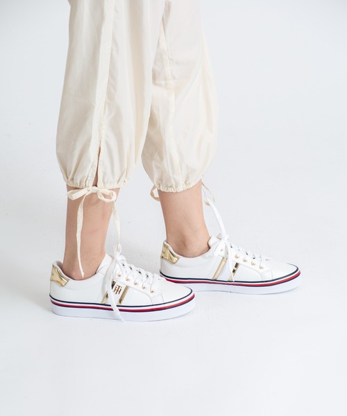 TOMMY HILFIGER（トミーヒルフィガー）の「【TOMMY HILFIGER】シンプルスニーカー　トリコロール×ゴールド（スニーカー・レディース・ホワイト・6/6.5/7/5.5/8）」の7枚目の写真