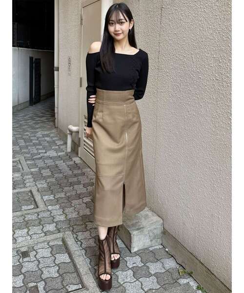 MURUA(ムルーア)の「ジップスリットAラインスカート(スカート・レディース・ベージュ/ブラック・1/2)」の19枚目の写真