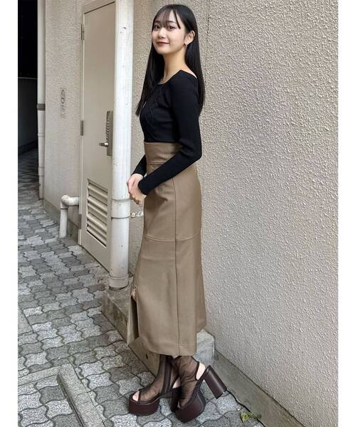 MURUA(ムルーア)の「ジップスリットAラインスカート(スカート・レディース・ベージュ/ブラック・1/2)」の21枚目の写真