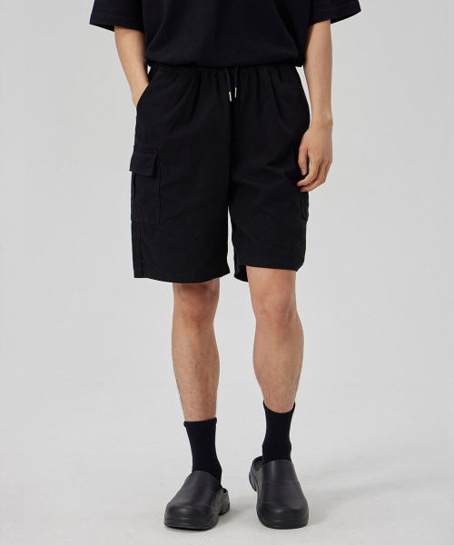 MAKEITTO(メイキット)の「6 POCKETS SEMI WIDE CARGO HALF PANTS_BLACK(その他パンツ・メンズ・その他・MEDIUM/LARGE/X-LARGE)」の1枚目の写真