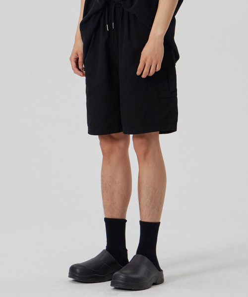 MAKEITTO(メイキット)の「6 POCKETS SEMI WIDE CARGO HALF PANTS_BLACK(その他パンツ・メンズ・その他・MEDIUM/LARGE/X-LARGE)」の3枚目の写真