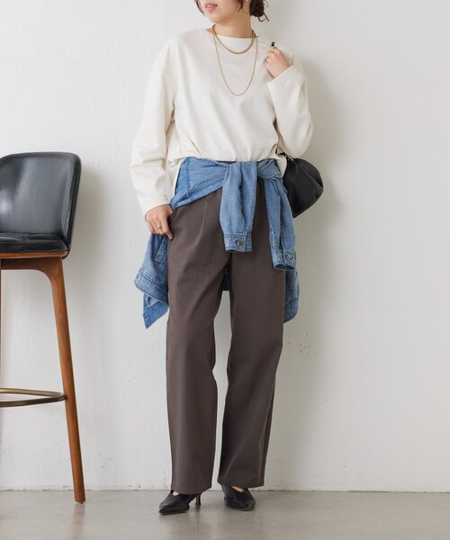Jena espace merveilleux(ジェナ エスパスメルヴェイユ)の「裾ラウンドストレッチカットソー(Tシャツ/カットソー・レディース・ブラック/オフホワイト/チャコールグレー・FREE)」の4枚目の写真