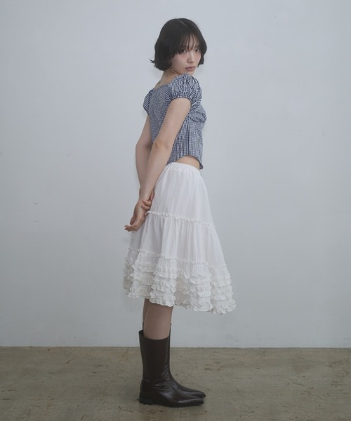 FEKETE(フェケテ)の「frill midi flared skirt / フリルボリュームスカート(スカート・レディース・ライトカーキ/ブラック/アイボリー・FREE)」の11枚目の写真
