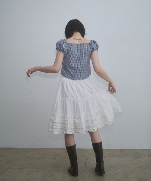 FEKETE(フェケテ)の「frill midi flared skirt / フリルボリュームスカート(スカート・レディース・ライトカーキ/ブラック/アイボリー・FREE)」の12枚目の写真