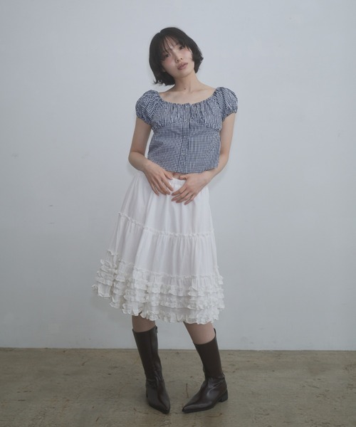 FEKETE(フェケテ)の「frill midi flared skirt / フリルボリュームスカート(スカート・レディース・ライトカーキ/ブラック/アイボリー・FREE)」の14枚目の写真