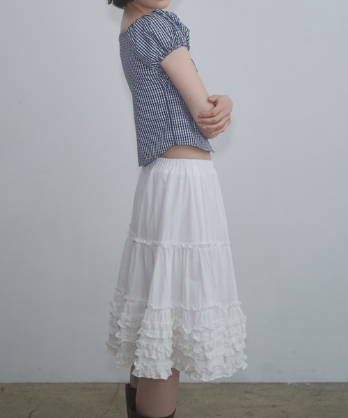 FEKETE(フェケテ)の「frill midi flared skirt / フリルボリュームスカート(スカート・レディース・ライトカーキ/ブラック/アイボリー・FREE)」の19枚目の写真