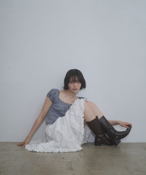 FEKETE(フェケテ)の「frill midi flared skirt / フリルボリュームスカート(スカート・レディース・ライトカーキ/ブラック/アイボリー・FREE)」の8枚目の写真