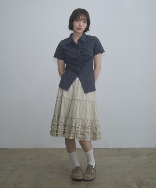 FEKETE(フェケテ)の「frill midi flared skirt / フリルボリュームスカート(スカート・レディース・ライトカーキ/ブラック/アイボリー・FREE)」の6枚目の写真