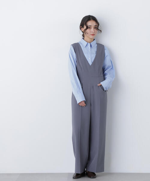 N.（N. Natural Beauty Basic）（エヌエヌナチュラルビューティーベーシック）の「Ｖネックオールインワン（つなぎ/オールインワン・レディース・ベージュ/チャコールグレー・MEDIUM/P/S）」の5枚目の写真