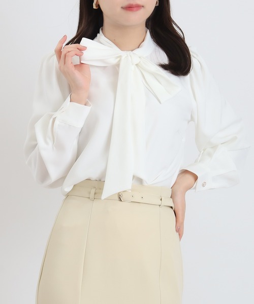 ASTORIA ODIER（アストリアオディール）の「アソート柄ボウタイブラウス（シャツ/ブラウス・レディース・ホワイト×ブルー/グレイッシュブルー/ホワイト/イエロー・MEDIUM）」の2枚目の写真