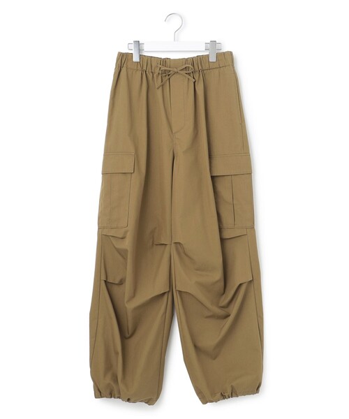 23区 L(ニジュウサンクオオキイサイズ)の「ハイカウントギャバ パラシュート カーゴパンツ(カーゴパンツ・レディース・ベージュ系/モスグリーン系・48/46/44)」の9枚目の写真