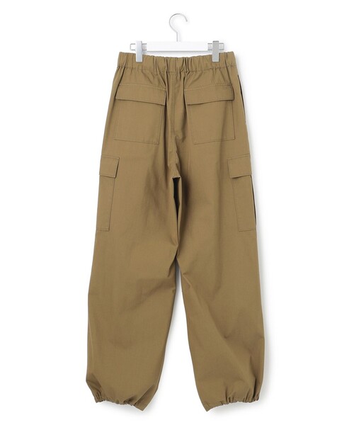 23区 L(ニジュウサンクオオキイサイズ)の「ハイカウントギャバ パラシュート カーゴパンツ(カーゴパンツ・レディース・ベージュ系/モスグリーン系・48/46/44)」の10枚目の写真