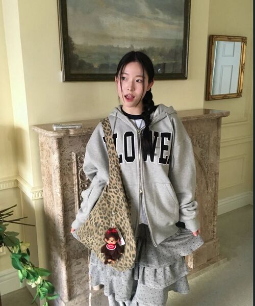 HAVISM(ヘビズム)の「CORDUROY FLOWER ZIP UP HOOD(GREY)(パーカー・レディース・その他・ONE SIZE)」の2枚目の写真