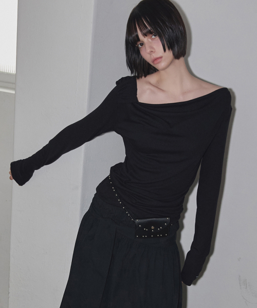 RENSE(レンセ)の「Side Shirring Draped Tee Black(Tシャツ/カットソー・レディース・その他・OS)」の1枚目の写真