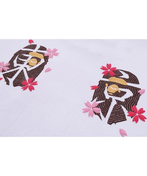 A BATHING APE（アベイシングエイプ）の「SAKURA SOUVENIR TEE（Tシャツ/カットソー・メンズ・ブラック/ホワイト・SMALL/MEDIUM/XXX-LARGE/X-LARGE/XX-LARGE/LARGE）」の5枚目の写真
