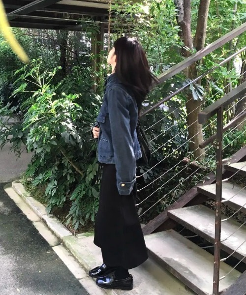 Lis ardent(リスアルダン)の「ノーカラーデニムジャケット/ゴールドボタンヴィンテージ風ショートアウター(ノーカラージャケット・レディース・ネイビー・M)」の9枚目の写真